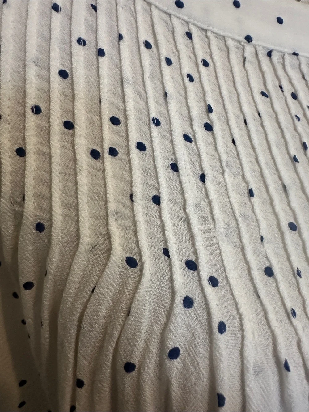 GAP Cream Short Sleeve Navy Blue Polka Dot Pintuck Blouse Top Large Boho - Picture 3 of 7